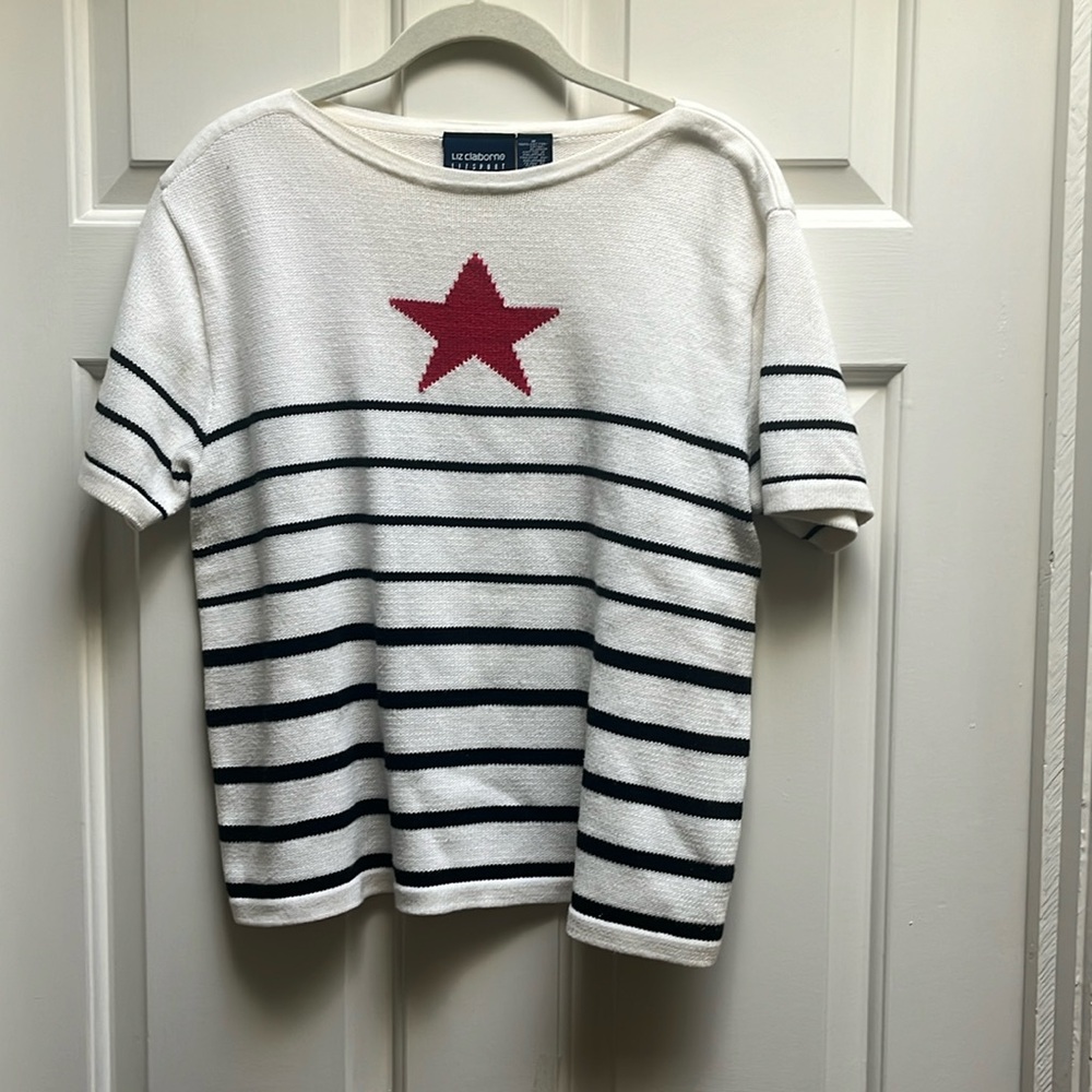 Vintage Liz Claiborne Sport White Blue Red Star Women's Size Medium Knit Sweater